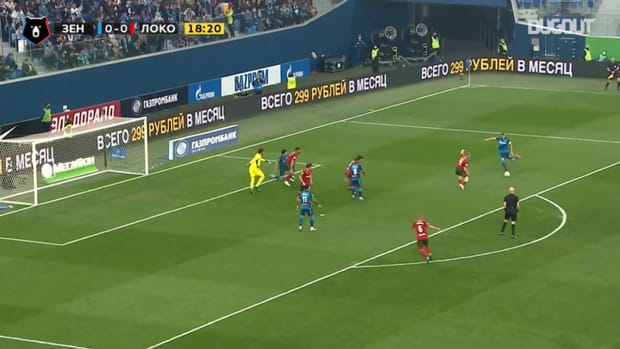 Zenit thrashed Lokomotiv Moscow to clinch third consecutive championship